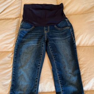 A: glow Maternity jeans, blue with no distress. Stretchy fabric.